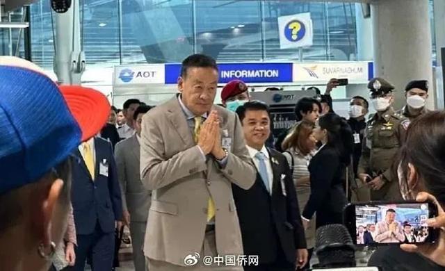 中国游客来了！泰国总理机场迎接