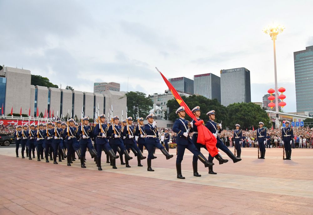 福州市五一广场举行国庆升国旗仪式