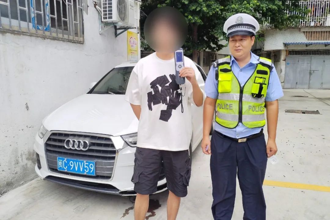 福州一男子发生交通事故后主动报警，竟然把自己给举报了？