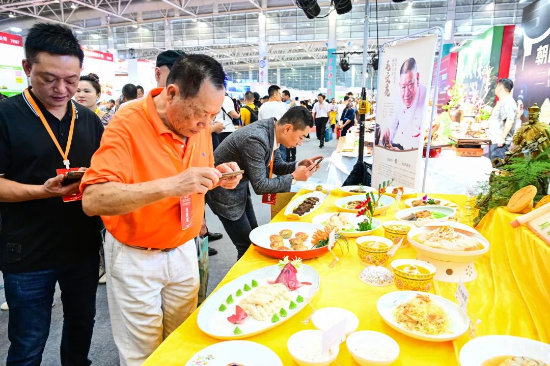 不只是八大菜系，今天这场盛会汇聚全国顶尖美味！