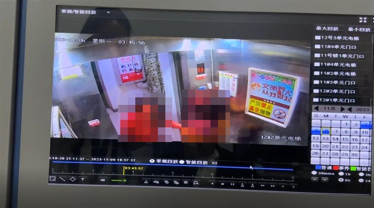 警方回应两女子带着血迹跑进电梯