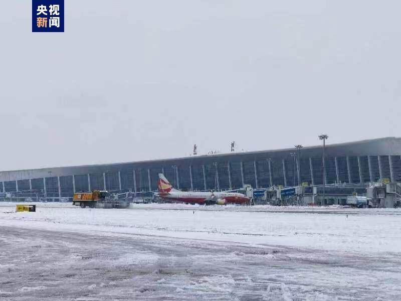 受降雪影响 郑州机场将在11时开放