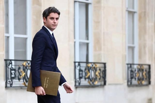 法国34岁最年轻总理上任