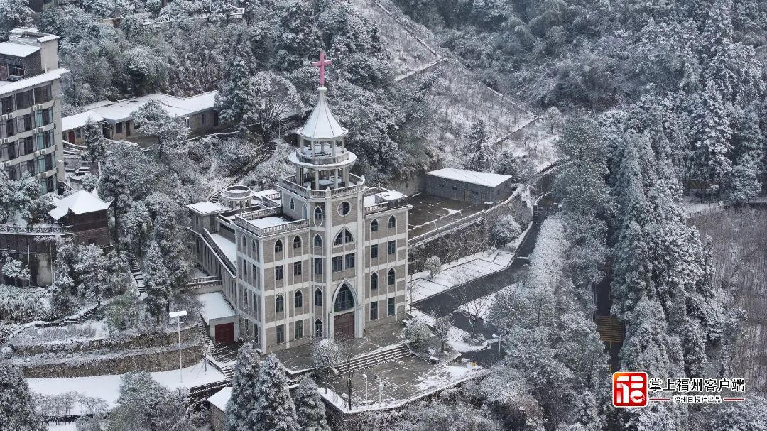 刷屏！福州人在市区能看到雪山！ 网友：雪景房