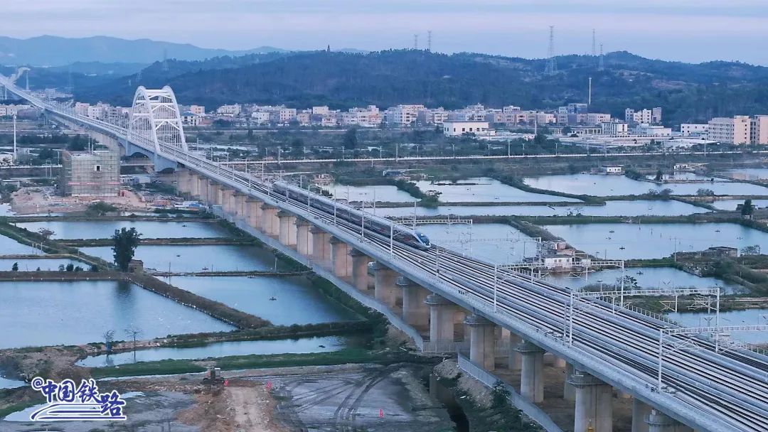 福建人的回家路更近了，还有多条高铁新线加入春运……