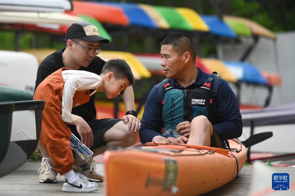 新华社关注！“水上漂”成为福州青年一代“新宠”