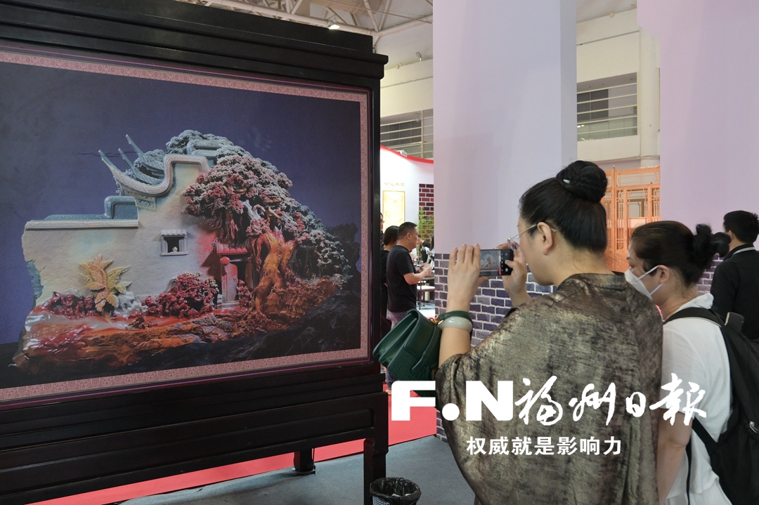 2024中国工艺美术博览会在福州海峡国际会展中心开幕
