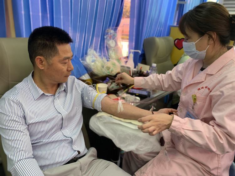 台江鳌峰街道举行“大家一起来献血”无偿献血志愿服务活动