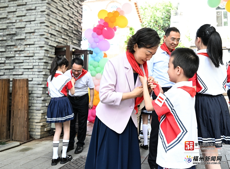 郭宁宁吴贤德在“六一”儿童节到来之际寄语全市少年儿童