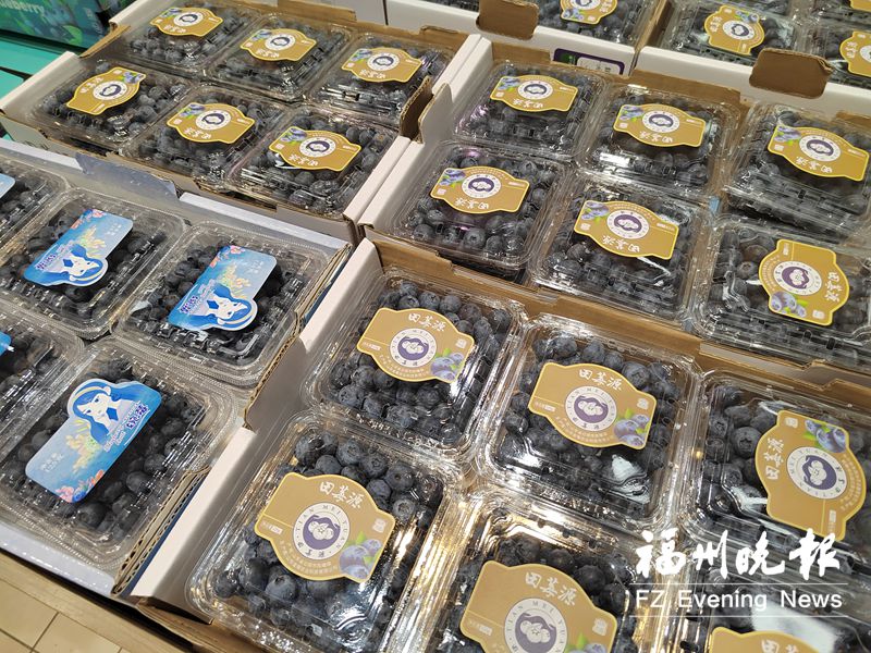福州市场国产蓝莓热销 有的每盒才6元