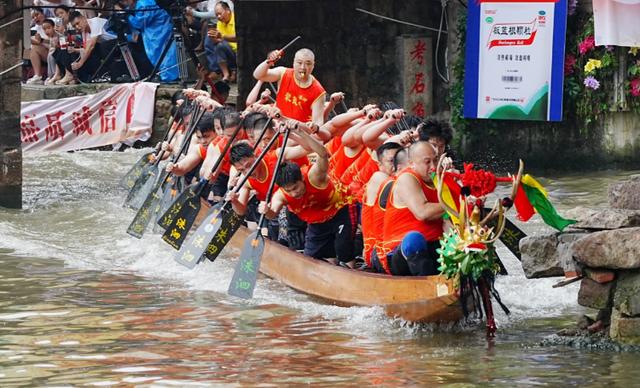 赢了免房租输了跪祠堂？水上F1刷屏