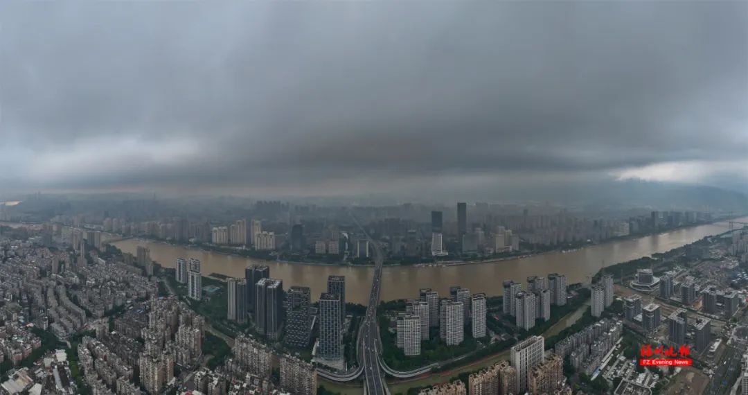 紧急预警！福州天黑了！下班雨又要来！