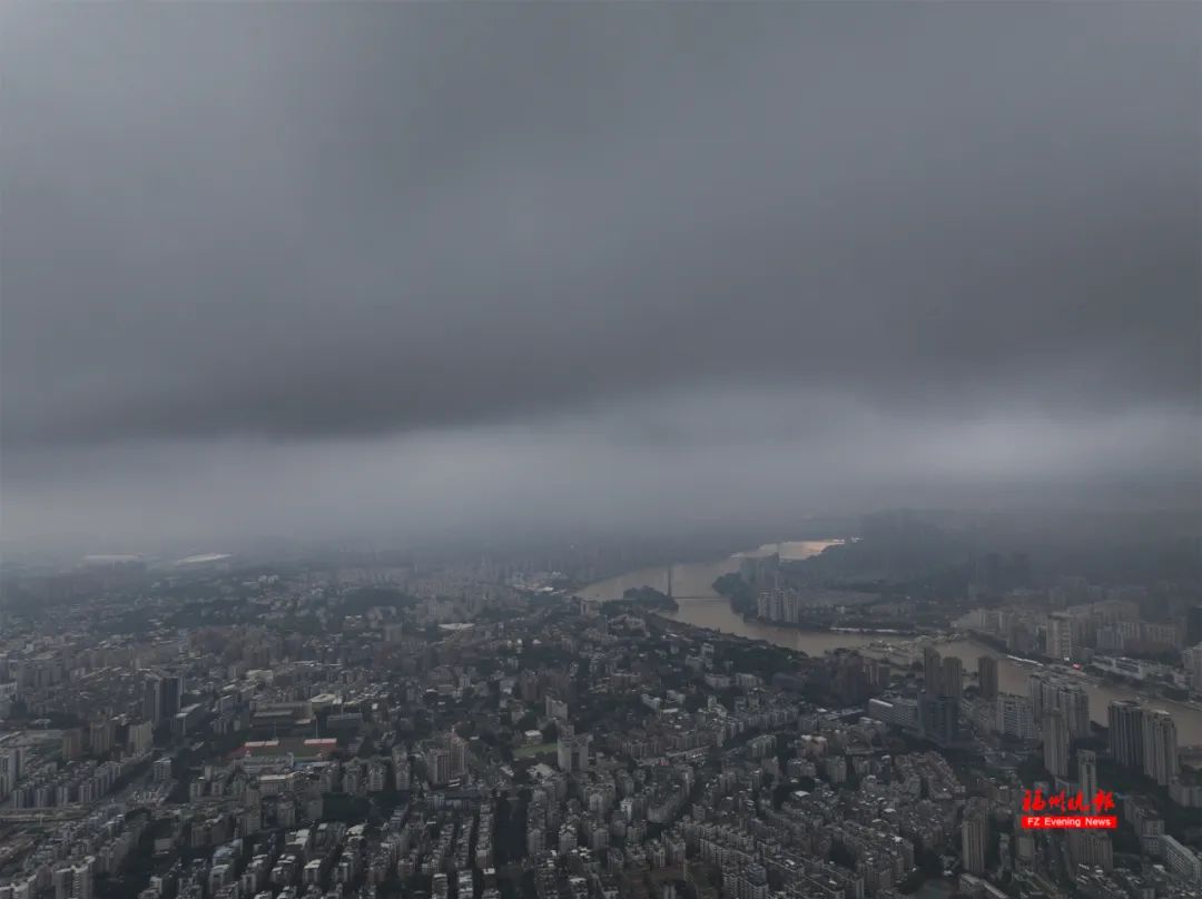 紧急预警！福州天黑了！下班雨又要来！