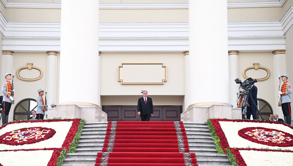 图片快讯丨习近平在杜尚别出席塔吉克斯坦总统拉赫蒙举行的欢迎仪式
