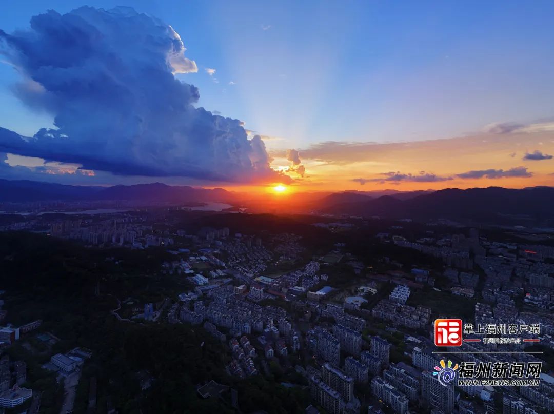 刷屏！福州天空惊现“龙麟”！