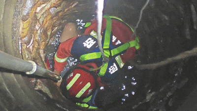 紧急救援！福州一男子坠入8米深水井……