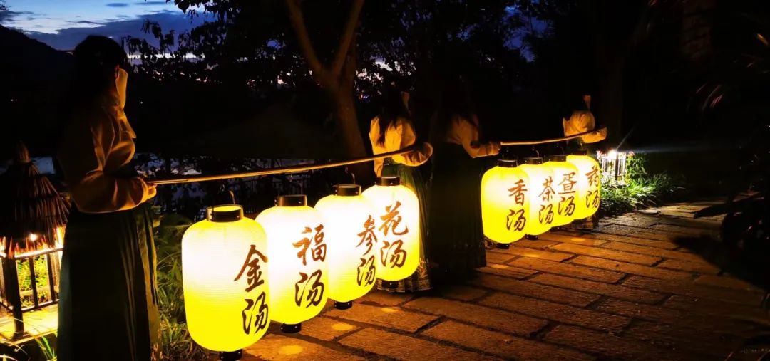 温泉、玩水、派对、美食……都在这里→