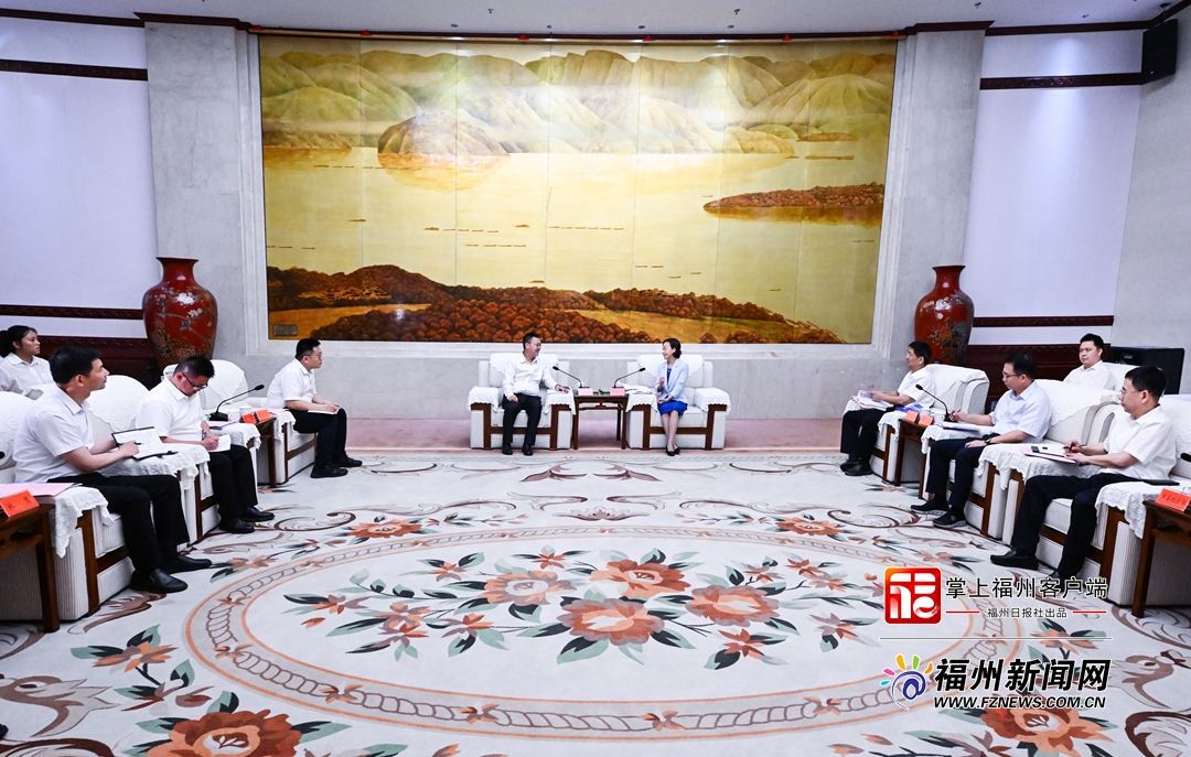 郭宁宁与西藏八宿县党政代表团座谈交流