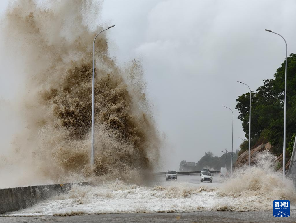 福建宁德：“格美”逼近 浪高雨急