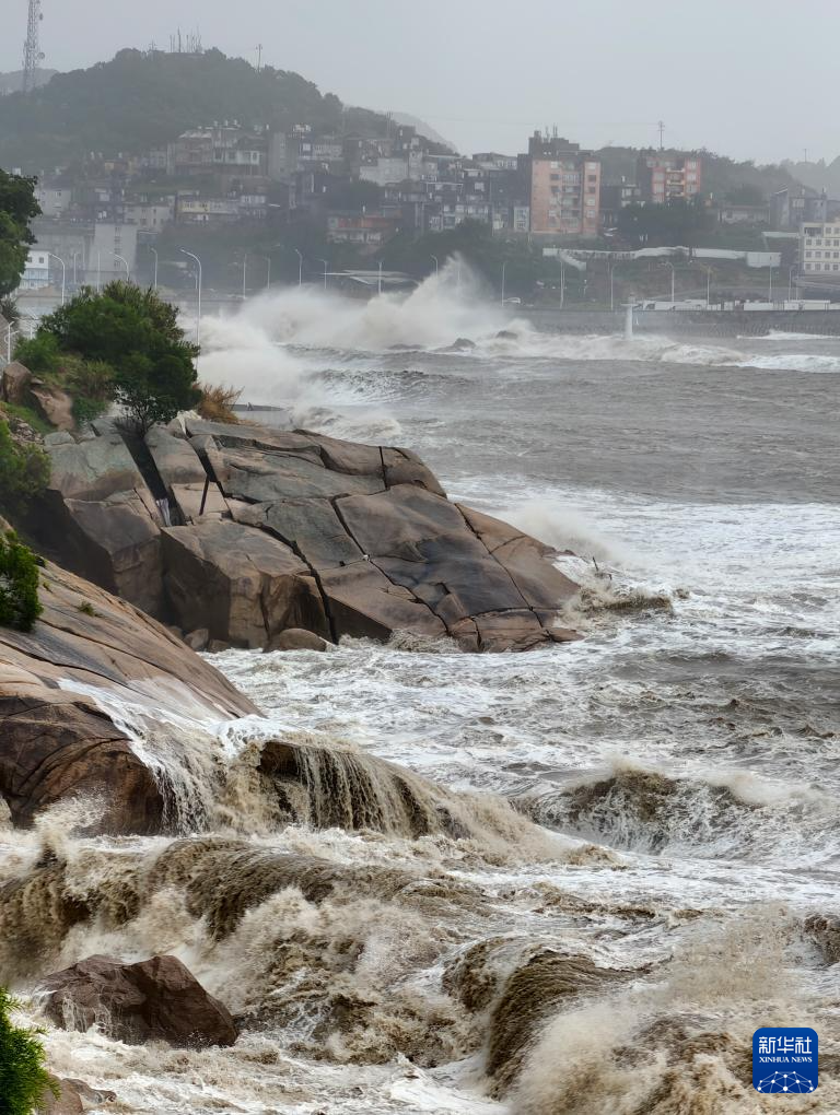 福建宁德：“格美”逼近 浪高雨急