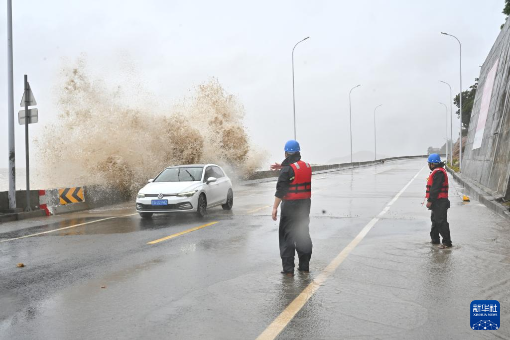 福建宁德：“格美”逼近 浪高雨急