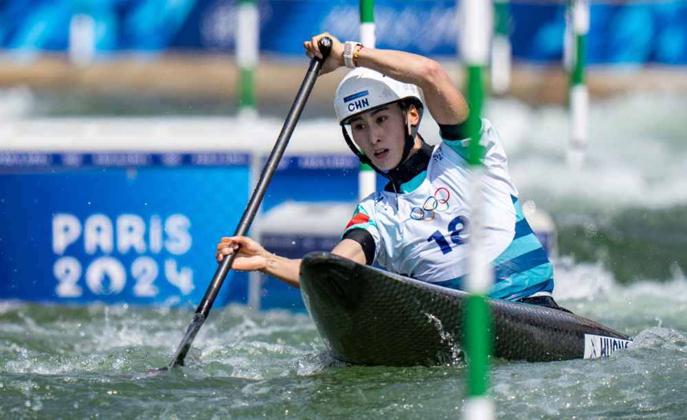 皮划艇激流回旋：中国选手进入女子单人划艇、男子单人皮艇半决赛