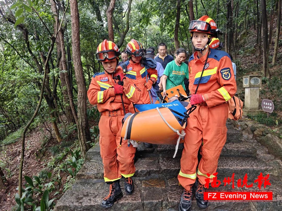 福州一男子爬鼓山，突然倒地昏迷！幸好……