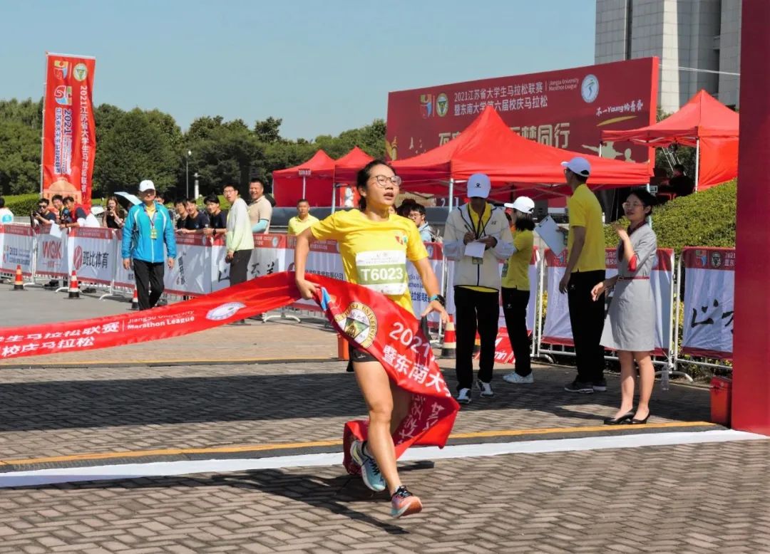 太牛了！福建“90后”银行职员，奥运大众马拉松女子第一！谷爱凌也参加了