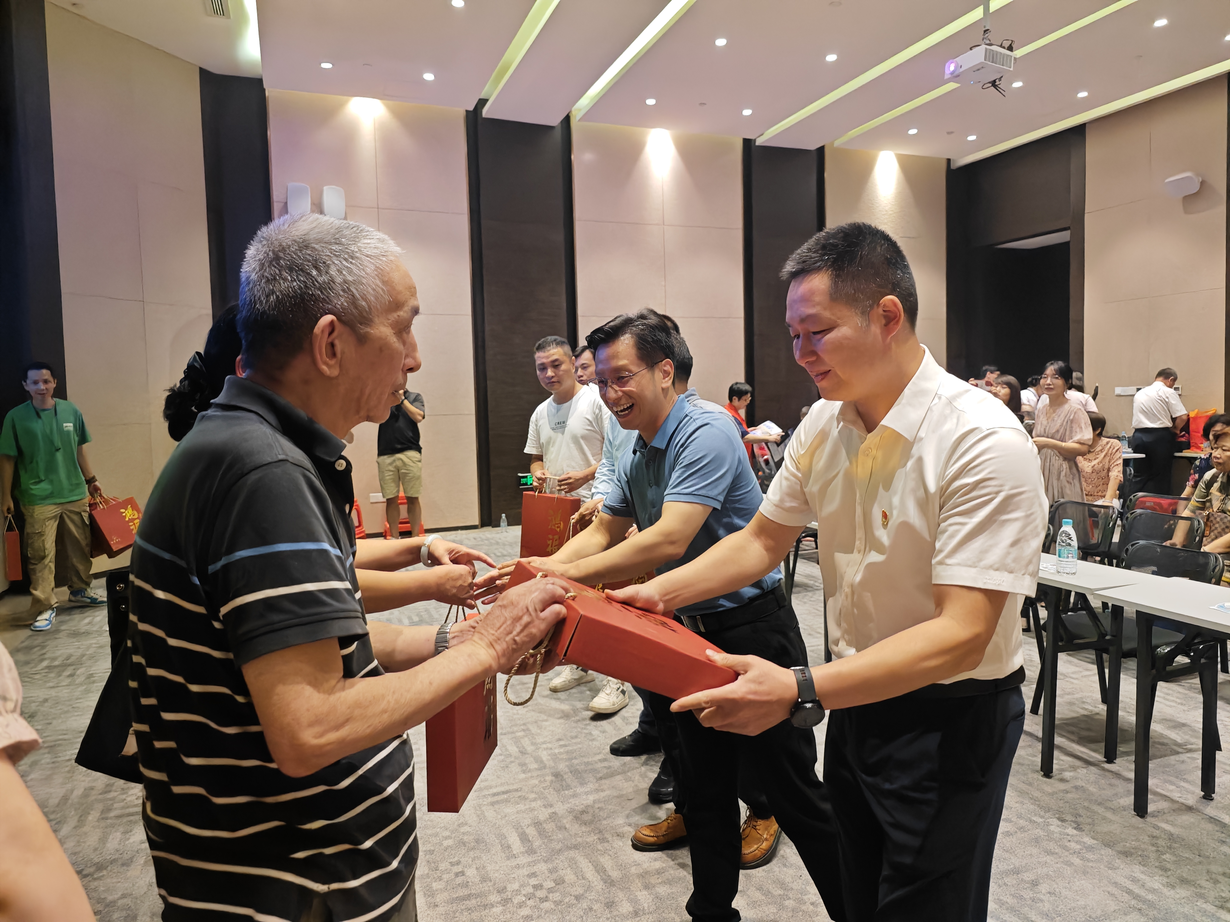 鼓楼鼓东街道观风亭社区：花好月圆 趣满中秋