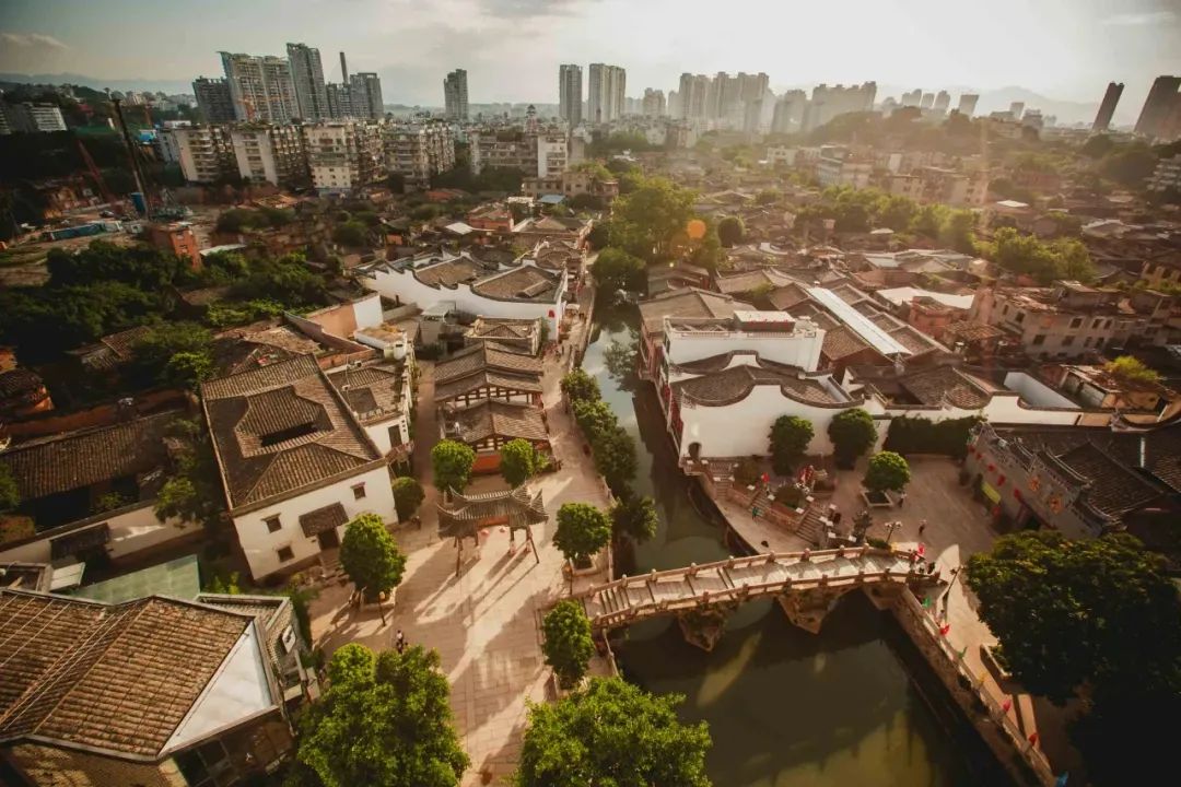 一样的月光不一样的风景！赏月吧