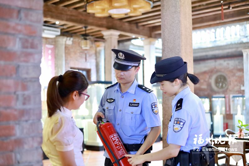 民警深入上下杭开展消防检查 营造安全、舒适的旅游环境