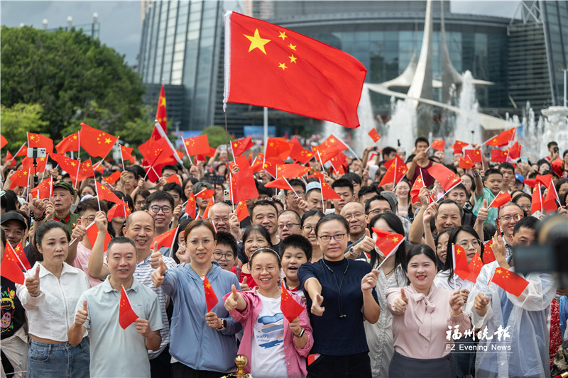 五一广场，那一抹中国红