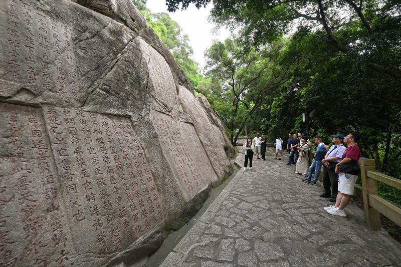 全面展现新时代八闽文化的气韵和风采——习近平总书记来闽考察时的重要讲话激励全省干部群众进一步激发文化创新创造活力