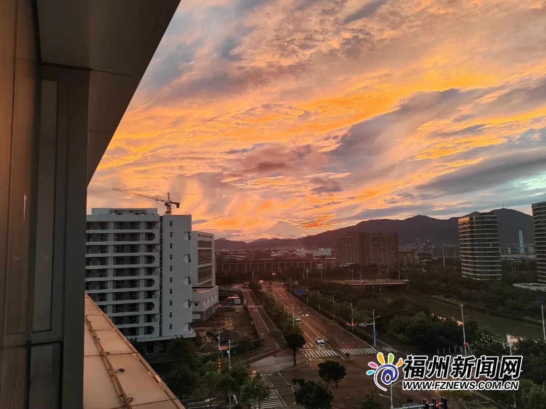 太梦幻！台风过后，福州的晚霞刷屏了！