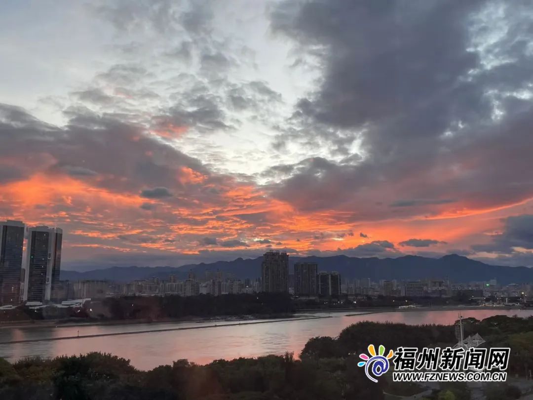 太梦幻！台风过后，福州的晚霞刷屏了！