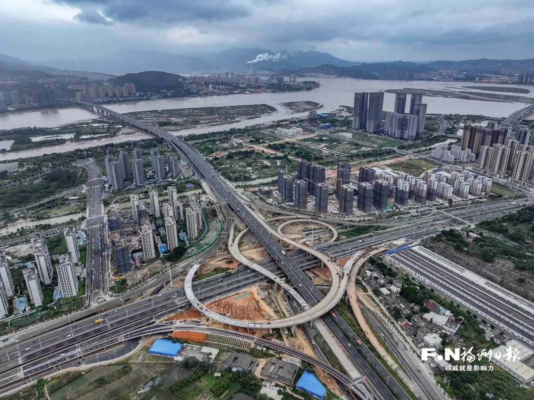 三江口大桥南连接线上新 3条匝道今日建成通车