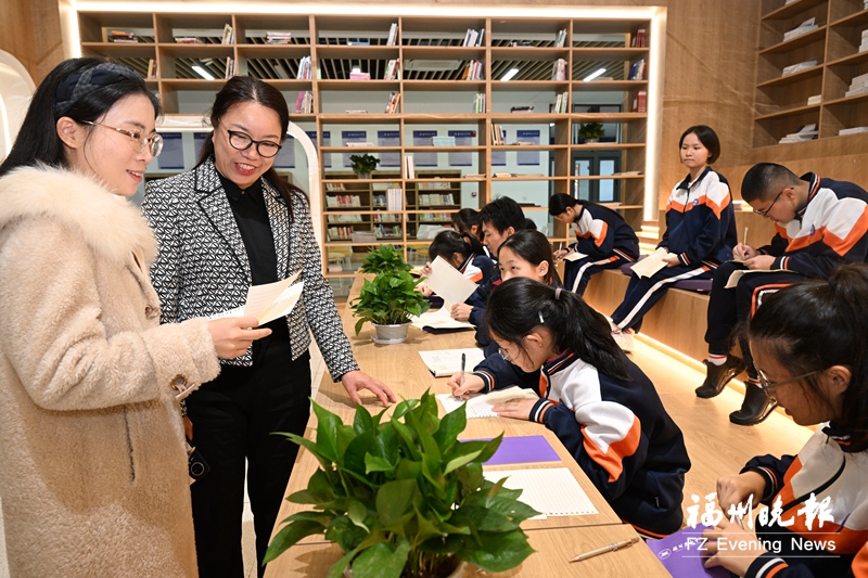 “书香榕城——福州校园诗歌漂流活动”首发仪式举行