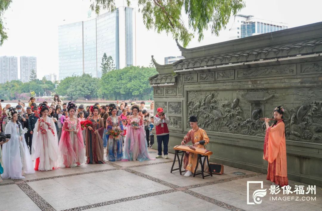 “花神”巡游 扮靓西湖！