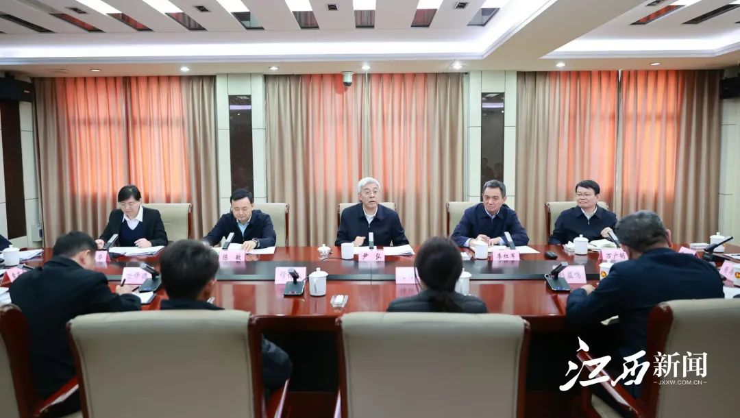 农民工当面向省委书记反映工资拖欠