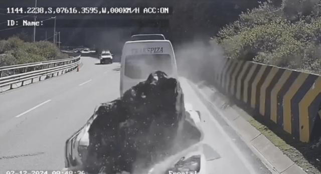 秘鲁天降巨石砸车 3名中国人遇难