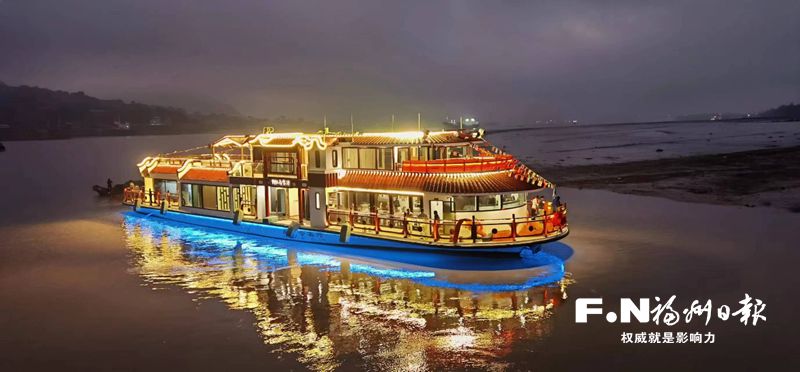 福州绿色船舶劈波蓝海