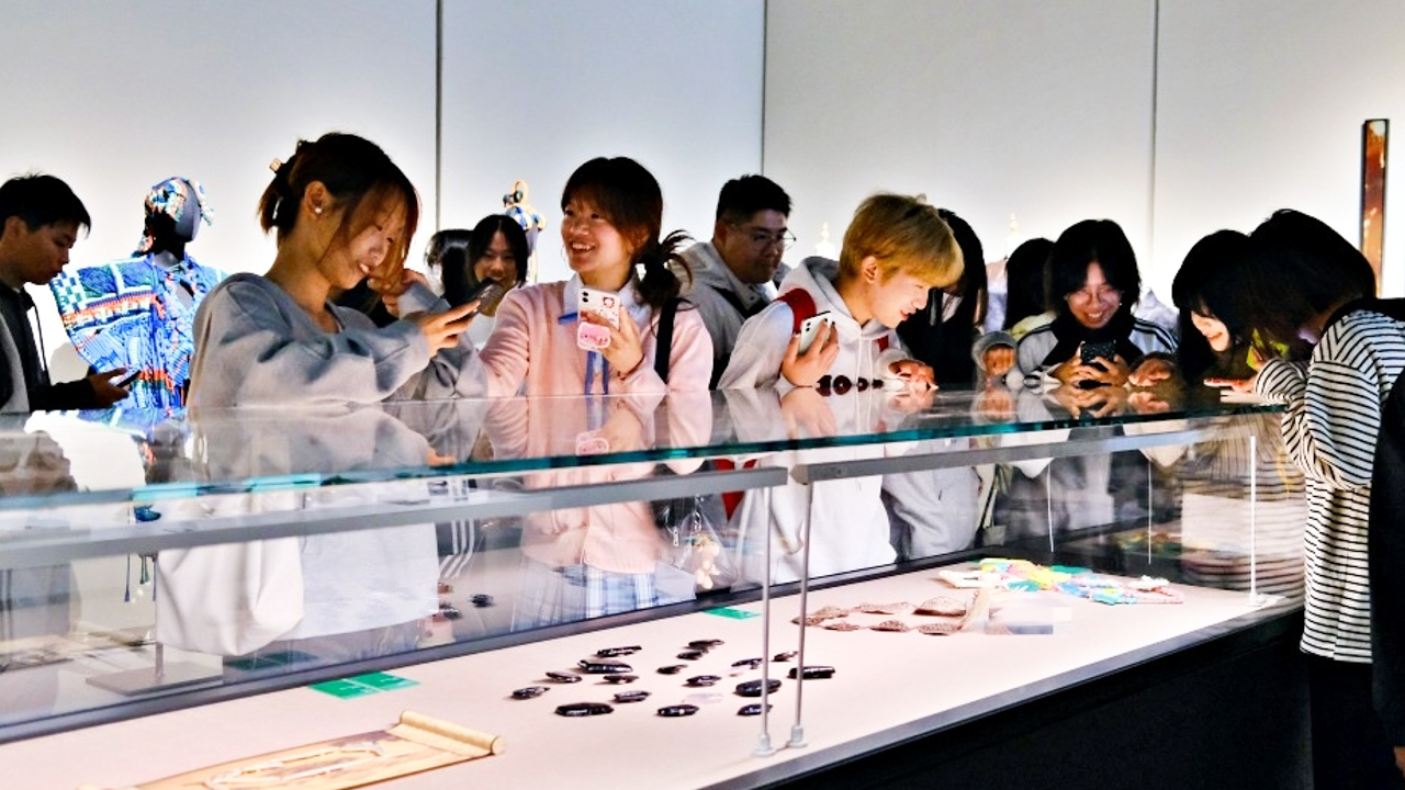 《东方葡韵——中国时尚美学大展》在福州首展