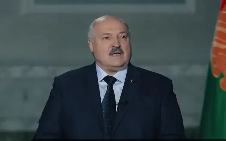 卢卡申科证实：“确实拥有核武器”