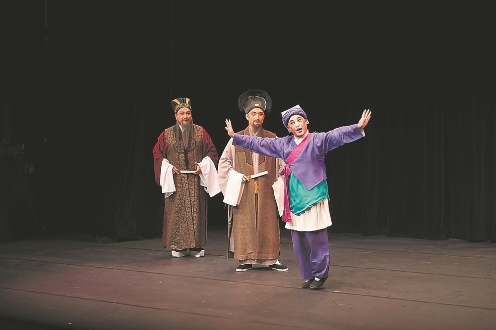 闽剧​“出海”，“红裙”闪亮巴黎