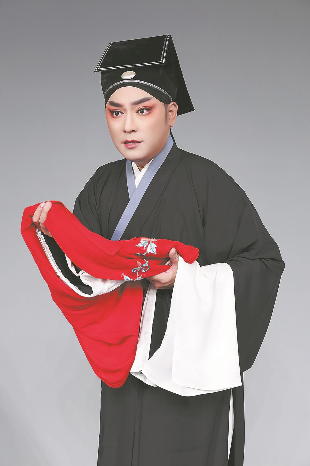 闽剧​“出海”，“红裙”闪亮巴黎