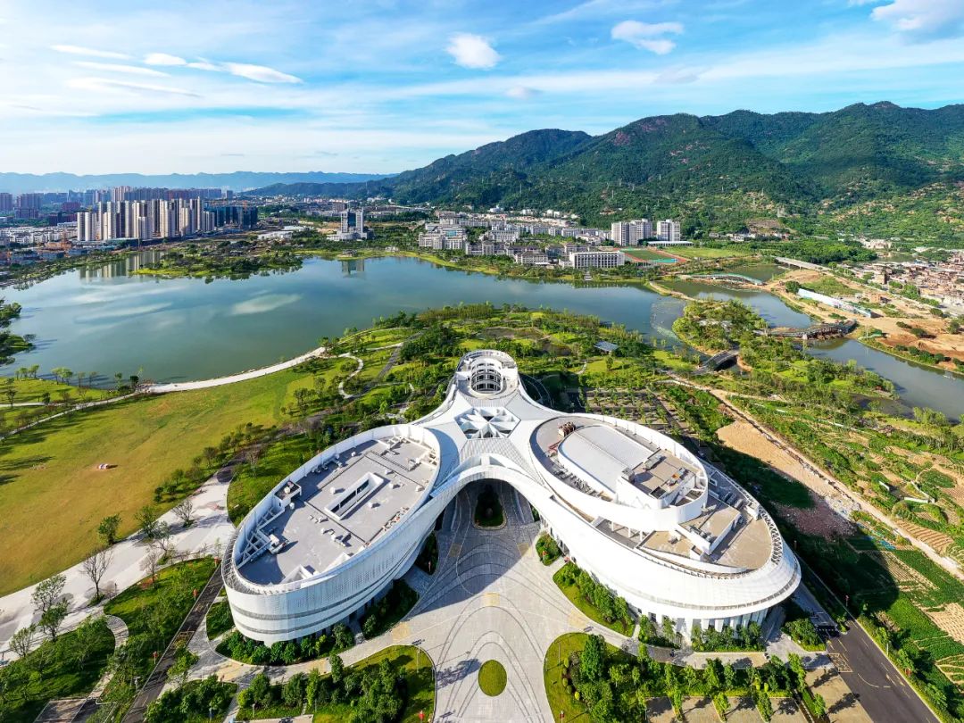 檀健次现身推荐！“翊”起来福州