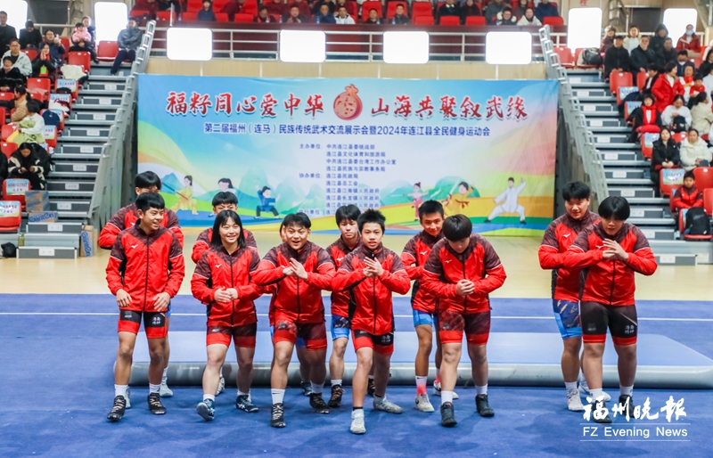 连马武林高手 切磋传统功夫