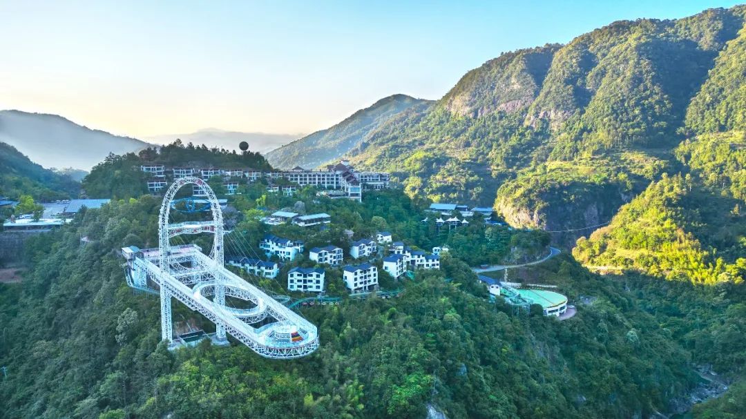 降温了，泡温泉才是正经事