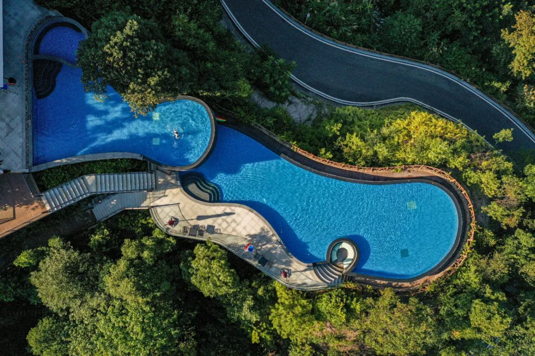 降温了，泡温泉才是正经事