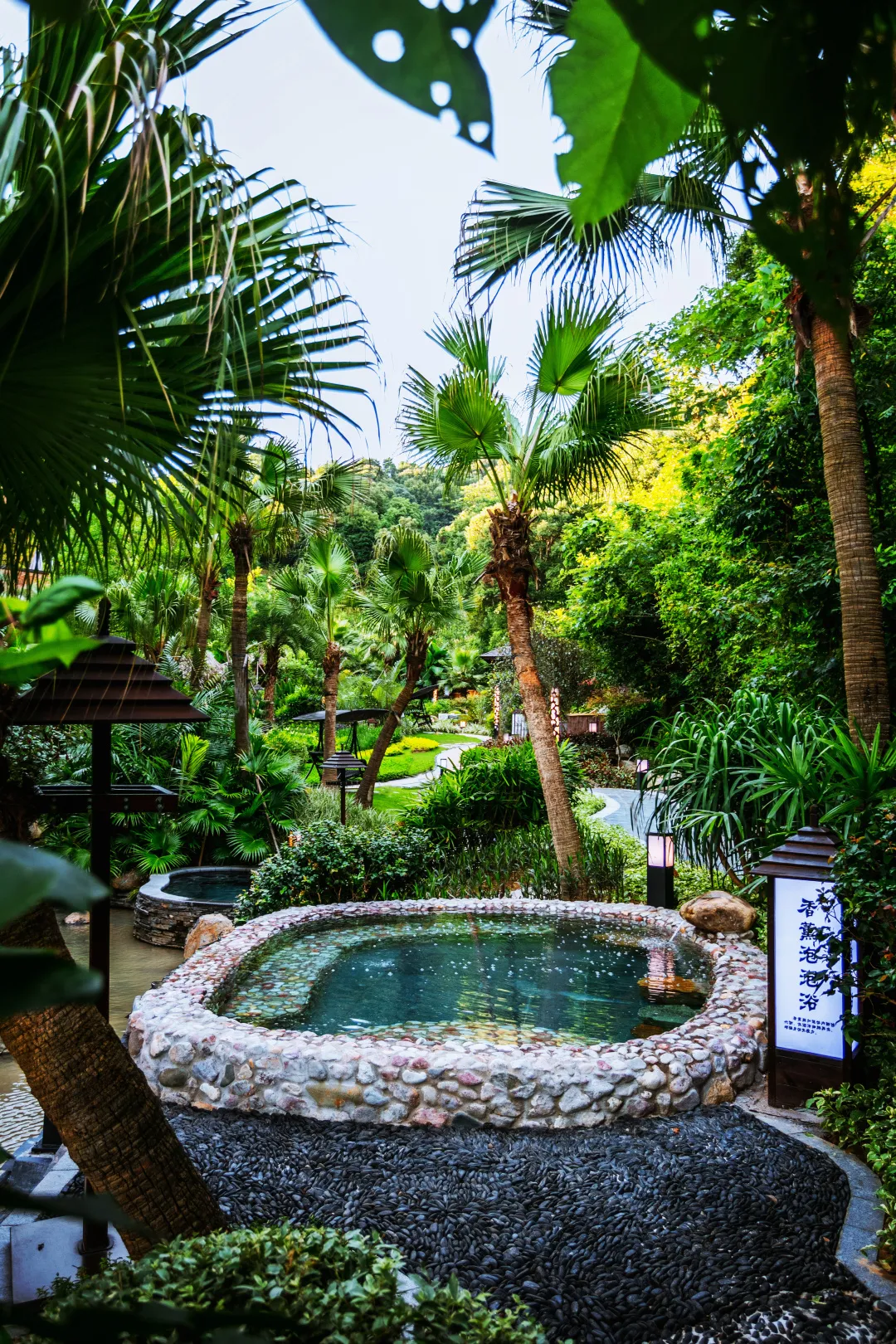 降温了，泡温泉才是正经事